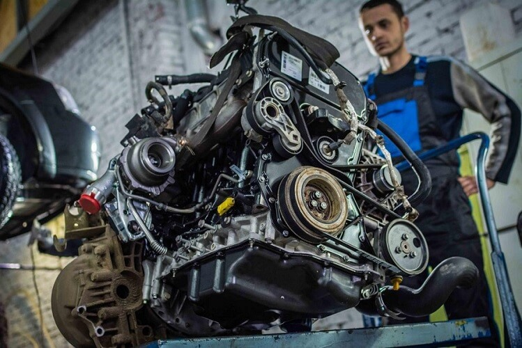 Заміна двигуна в автомобілі